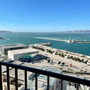 Vue Le Panoramique Vieux-port De Marseilles