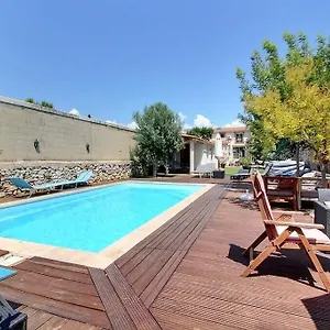 Villa 3 Appartements Entiers Avec Piscine Et Jaccuzi Et Parking Hébergement de vacances